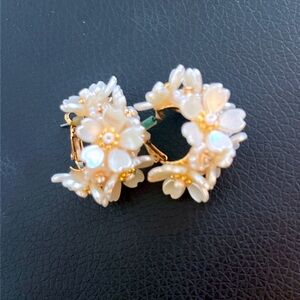 Delicate clustered floral earrings - Sold as is- Pre-Owned